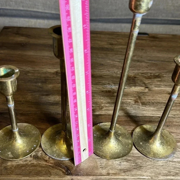 Vintage Brass Set of 4 Candle Stick Holders Home Decorations & Home Decor - Picture 10 of 15
